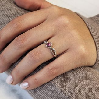 Solitaire Princess Cut Ring with Twisted Split Shank and Accents